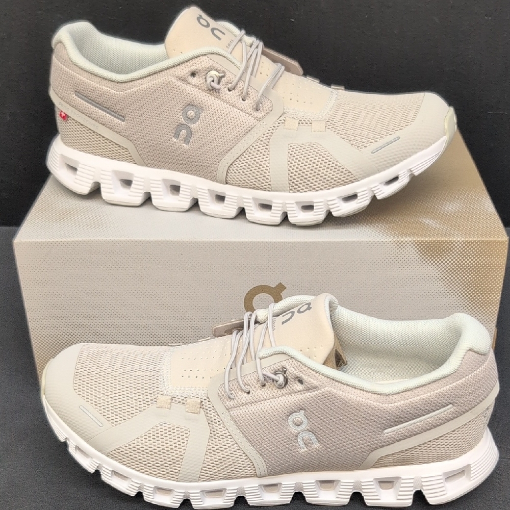 On Running Cloud 5 Women's Shoes Running Sneakers Size Women US 9 Shell White